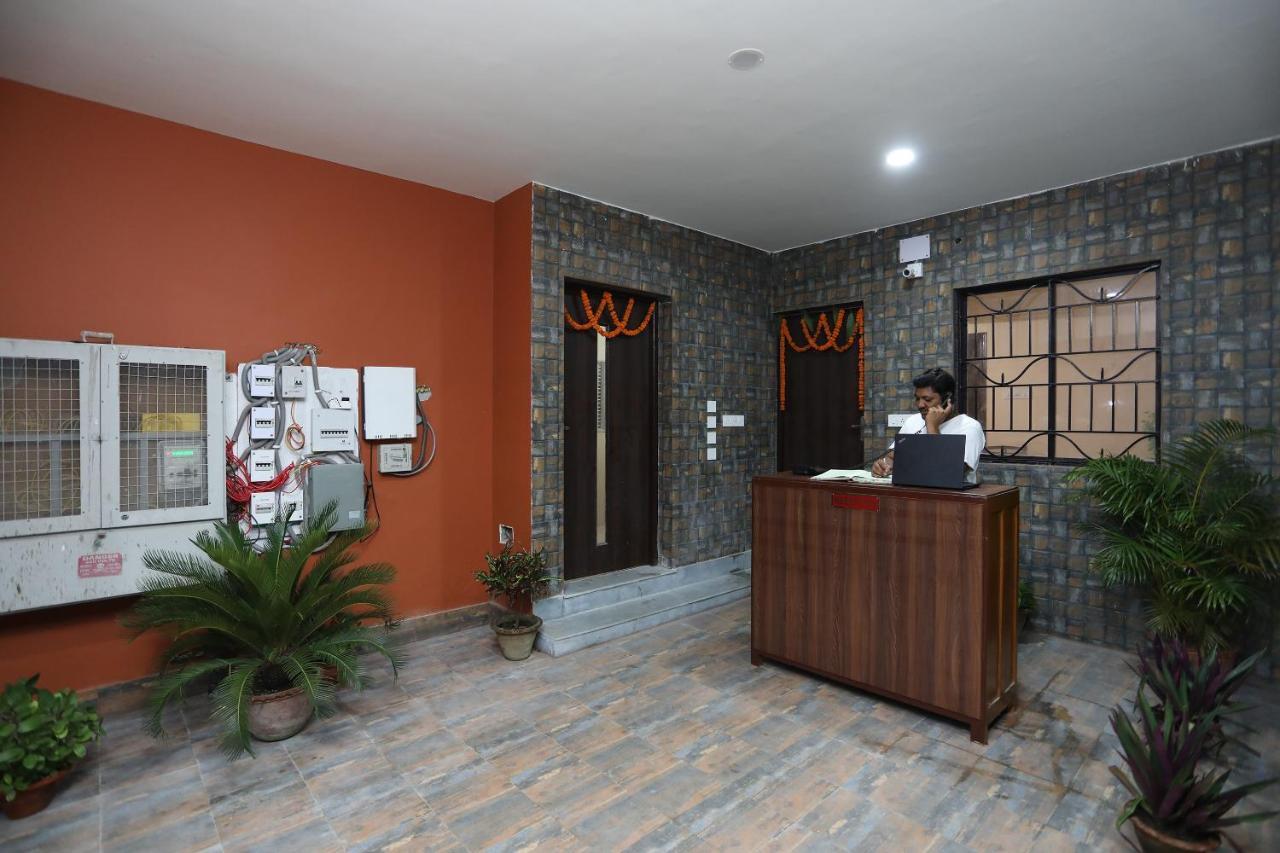 Oyo 17376 Happy Spring Inn Calcutta Exterior foto